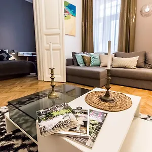 Urbano Styles Downtown Appartement