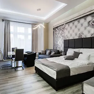 A Golden Star Modern Luxury And Daire